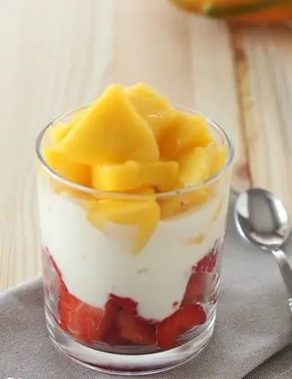 Ricetta Yogurt con frutta fresca di Magno