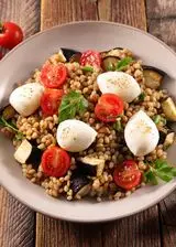 Ricetta Orzo con melanzane, pomodorini e mozzarella