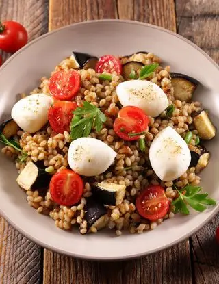 Ricetta Orzo con melanzane, pomodorini e mozzarella di cristina_orecchioni