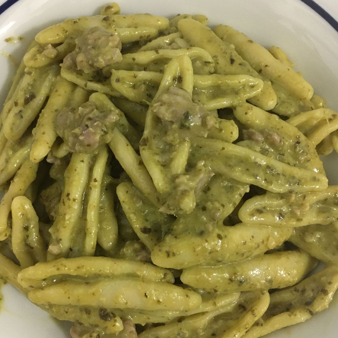 Cavatelli con pesto di broccoli e salsiccia piccante