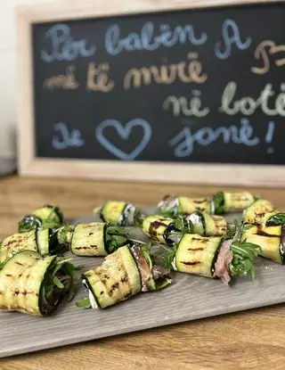 Ricetta Rottolo di zucchine con speck,Philadelphia e rucola. di GuzhinaeValentines