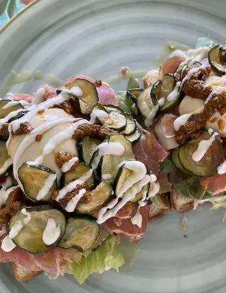 Ricetta Avocado Toast very tasty con Crudo di Parma Dop di adacheboona