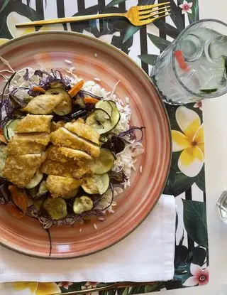 Ricetta Cotolette di pollo con riso basmati, verdure e salsa agrodolce di adacheboona