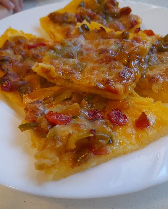 Polenta al forno con peperoni e scamorza