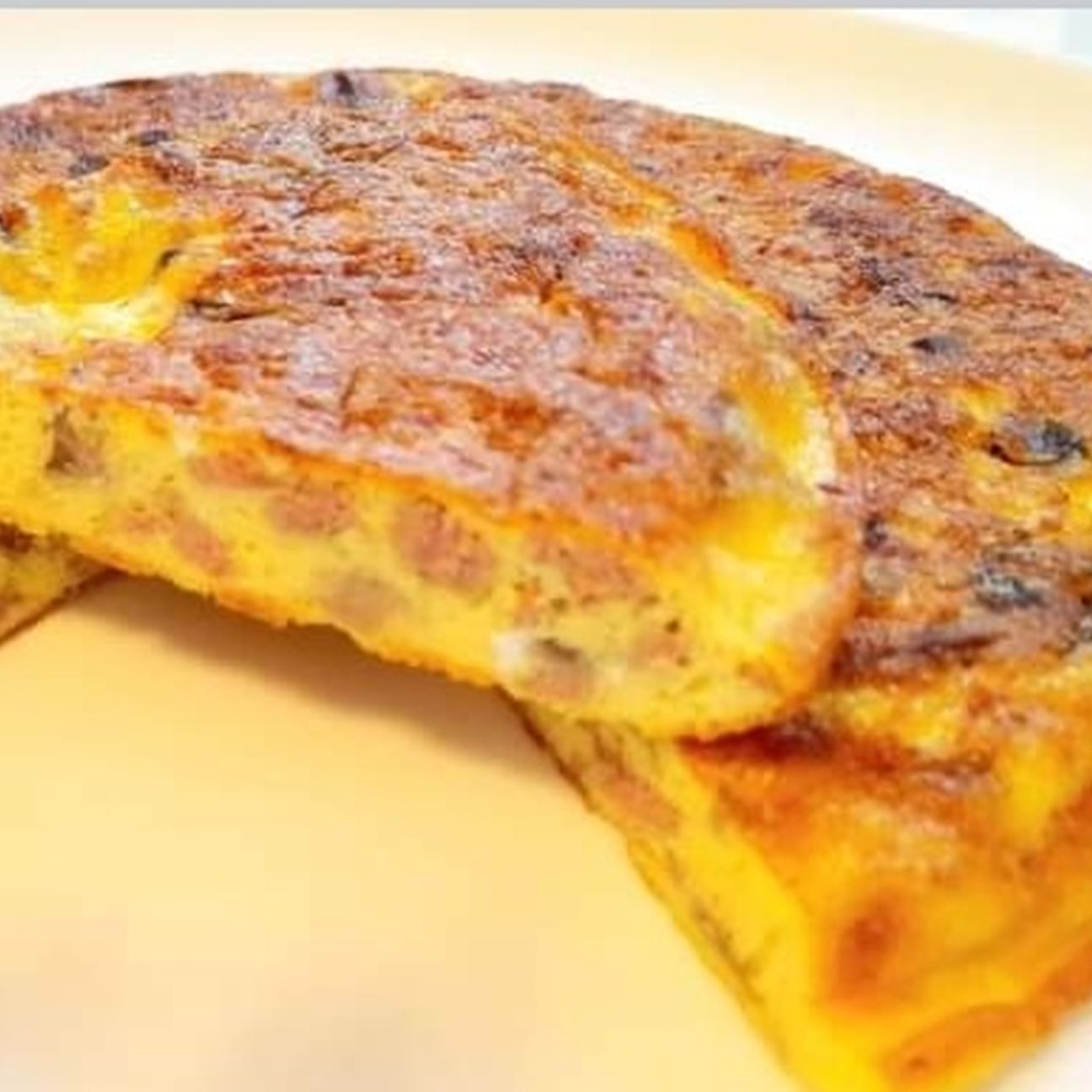 Frittata funghi e salsiccia