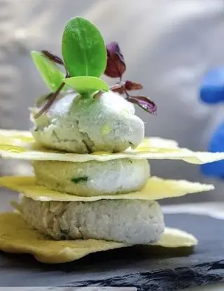 Ricetta Mille foglie di pane carasau e baccalà mantecato con patate Viola di Chef-Gabriel.Castellana