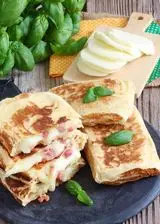 Ricetta Focaccine veloci pancetta affumicata e formaggio in padella