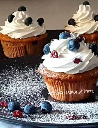 Ricetta Cupcakes vegan ai frutti di bosco, mele e panna a limone. di Passionidifarro