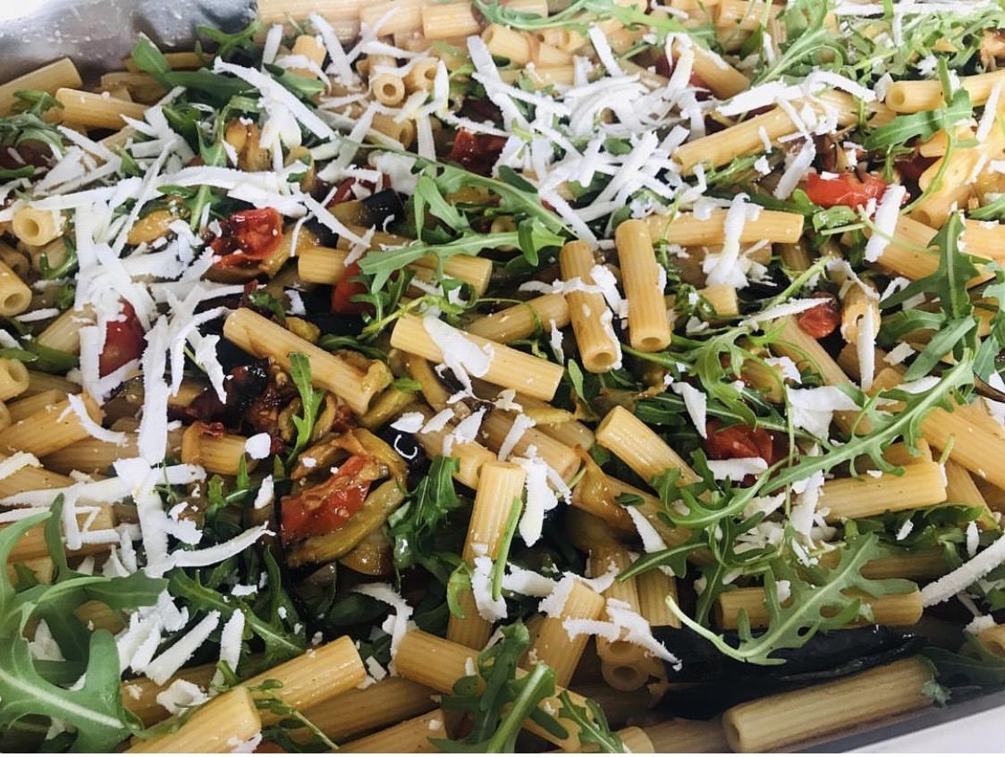 Pasta fredda con julienne di melanzane fritte pachino rucola e ricotta salata
