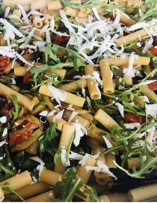 Ricetta Pasta fredda con julienne di melanzane fritte pachino rucola e ricotta salata di Patriziaincucina68