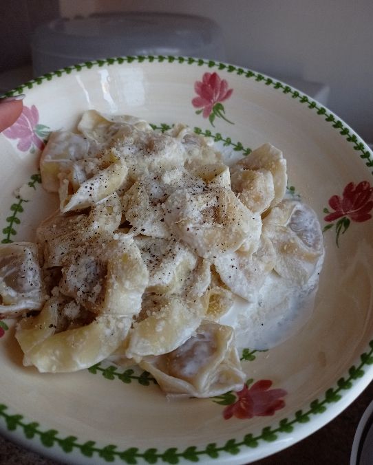 tortellini panna e pepe nero