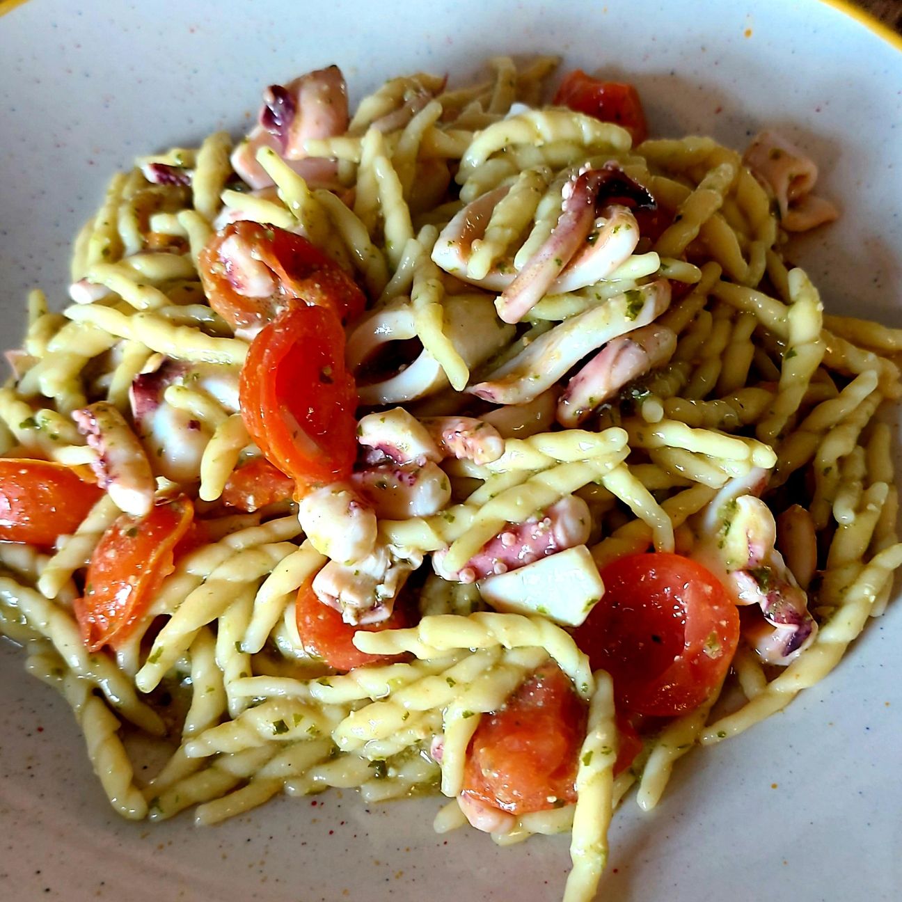 Trofie pesto e totani