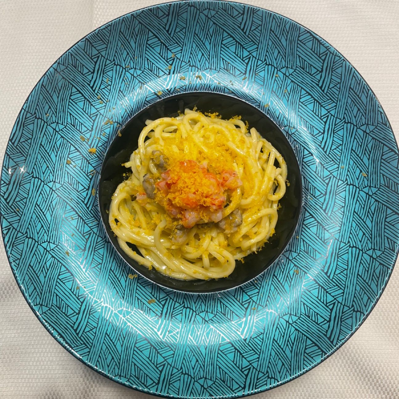 Pasta fresca con Vongole, Bottarga e tartare di Gambero Rosso