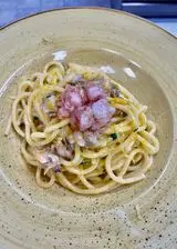 Ricetta Spaghetti vongole bottarga e tartare di gambero rosso