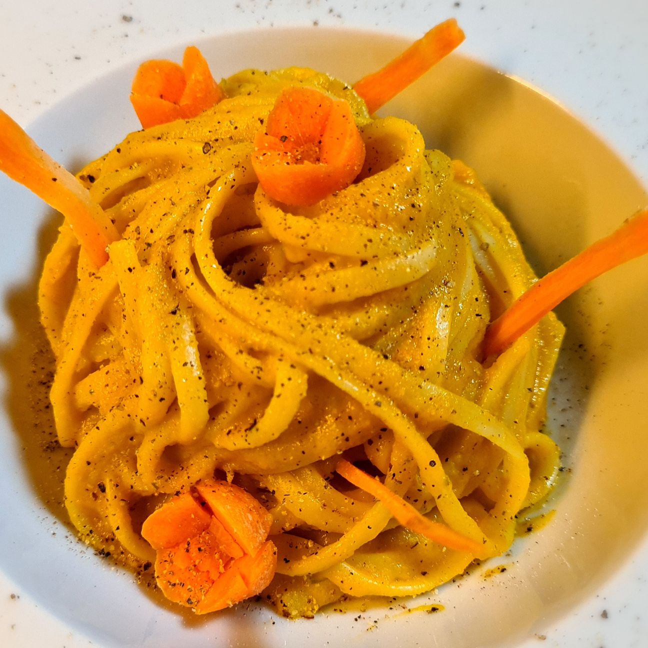 Linguine al pesto di carote.