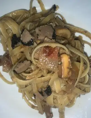 Ricetta Fettuccine Crema di porcini tartufo e guanciale 🥓🍄 di incredibile_romantica_