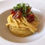 Ricetta Spaghetti due pomodori e tre erbe