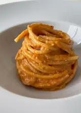 Ricetta Spaghettoni pomodori secchi, burrata di bufala e aglio confit