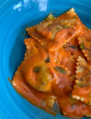 Ricetta Ravioli cacio e pepe Fini con crema di peperone arrostito e olio al basilico di lomagnafoodblog