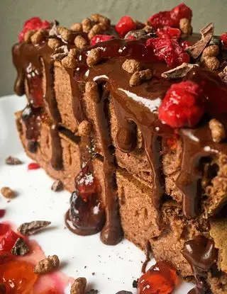 Ricetta Pancake al cacao con cioccolato e confettura di fragole 🍫🍓 di Blondie_foodie_baker