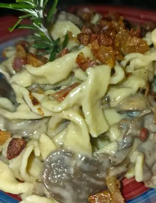 Ricetta Fettuccine fatte a mano,funghi champignon e guanciale croccante di chef.marchelli