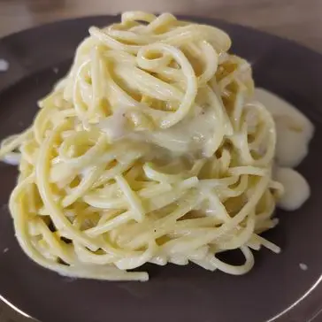 Ricetta Spaghetti alla chitarra con crema di parmigiano al limone