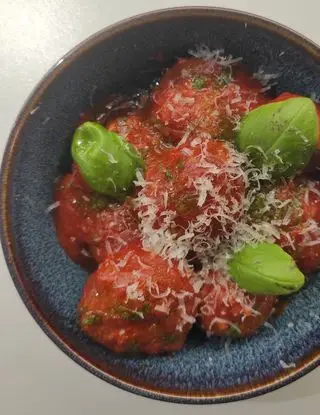 Ricetta Polpette di carne ai 3 pomodori ed olio al prezzemolo di Andrea_Ricci