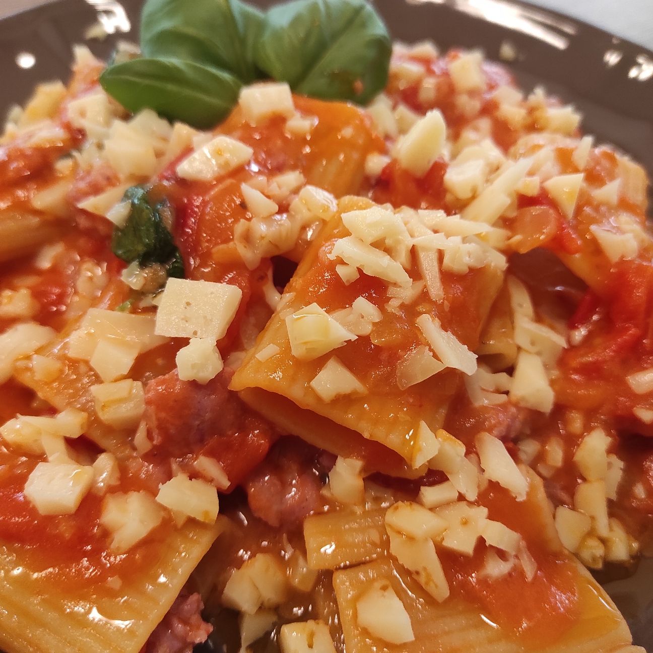 Paccheri salsiccia e pomodorini