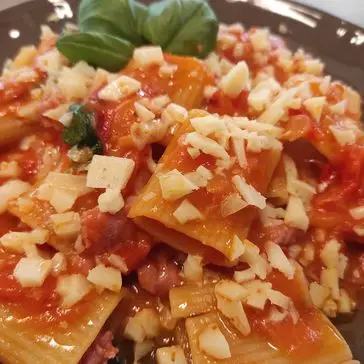 Ricetta Paccheri salsiccia e pomodorini di Andrea_Ricci