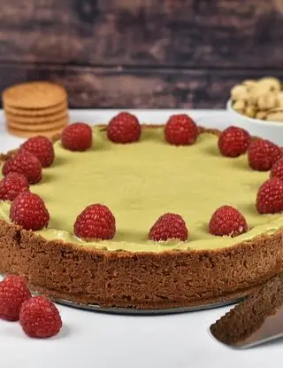 Ricetta NEW YORK CHEESECAKE PISTACCHIO E LAMPONI di unmuffincomeamico