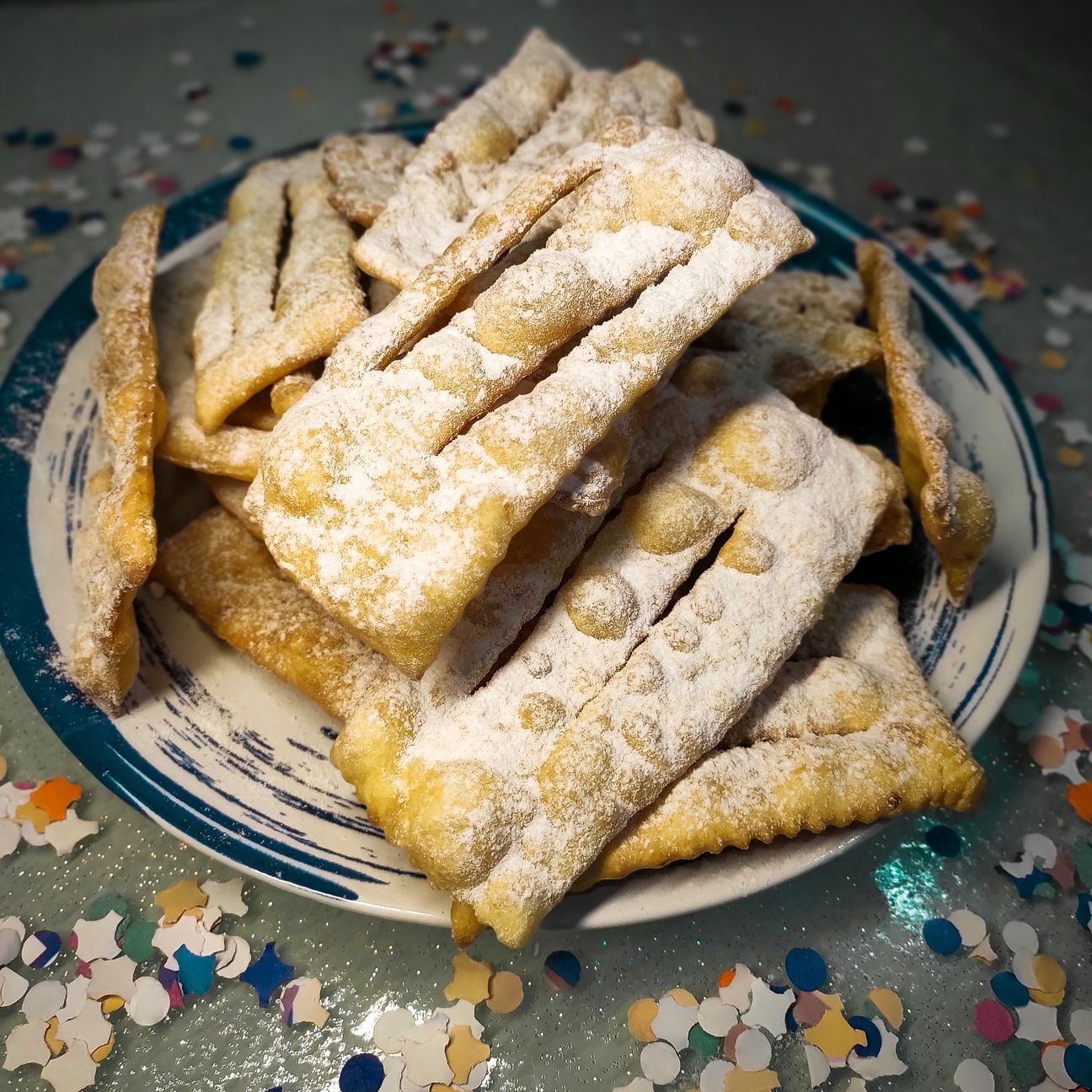 Chiacchiere di carnevale al profumo di arancia