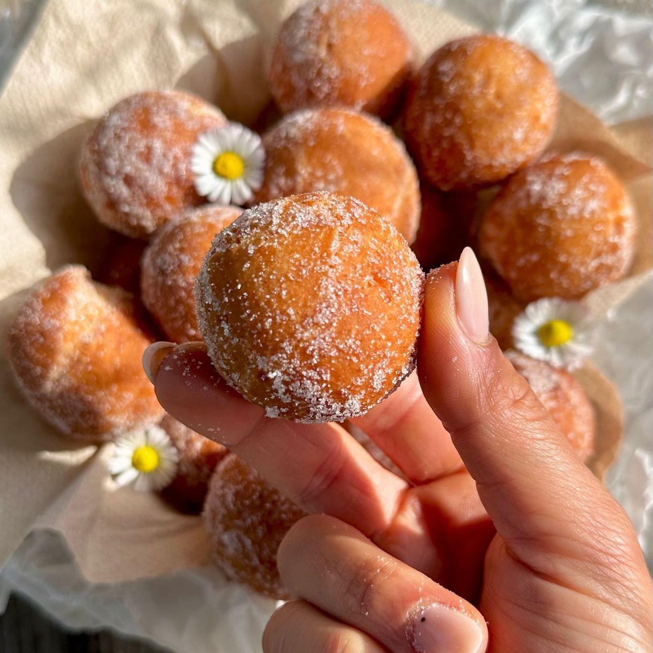 CASTAGNOLE DI RICOTTA