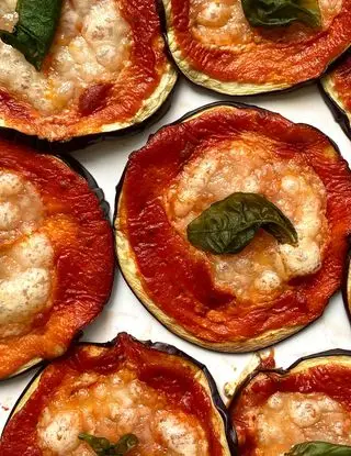 Ricetta Pizzette di melanzane di angolodelcibo