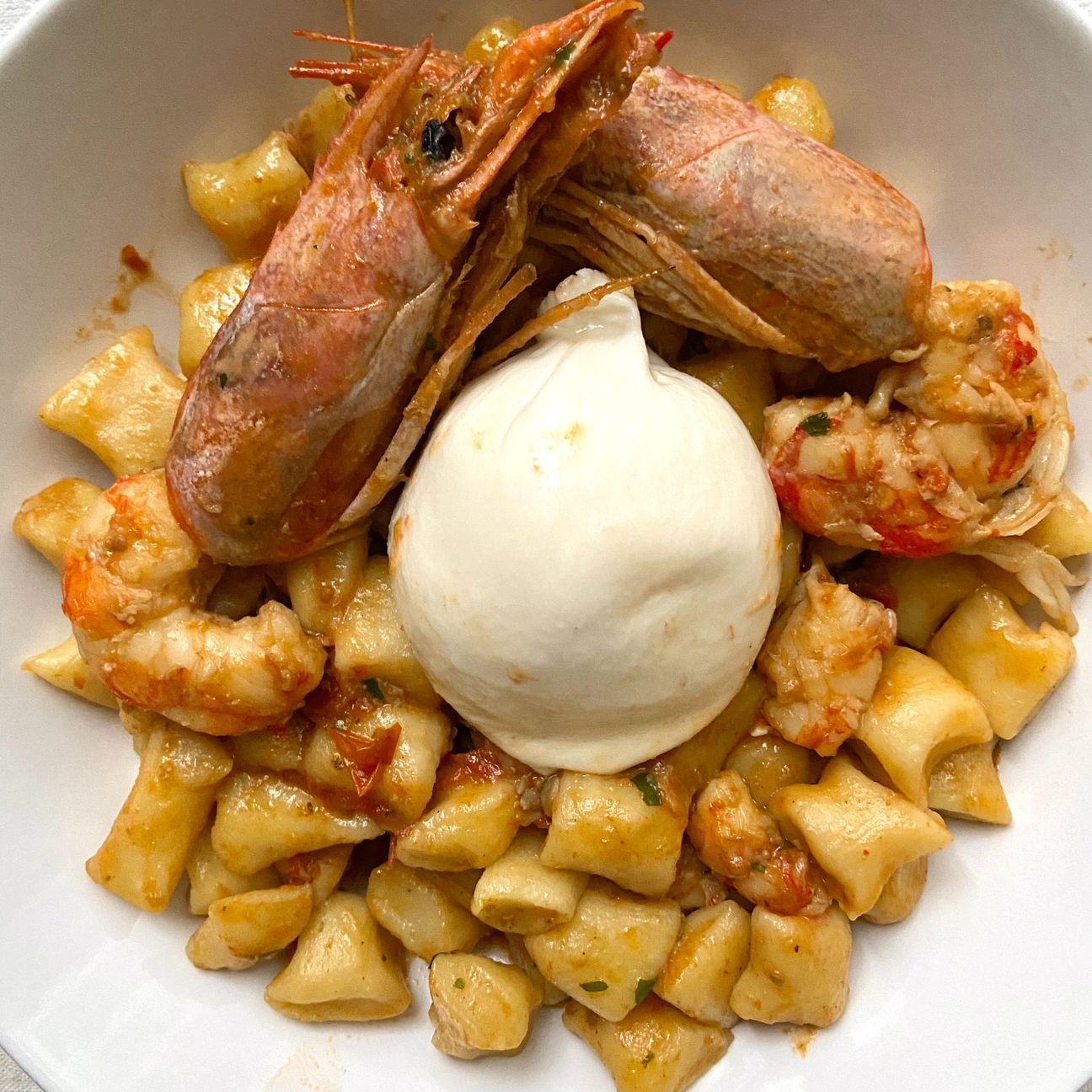 Gnocchi gamberi e burrata