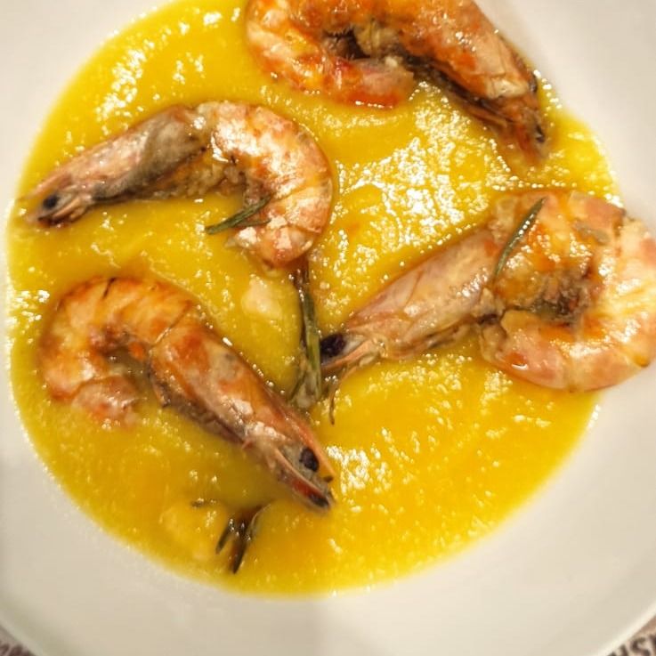 Crema di zucca con mazzancolle al rosmarino