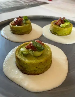 Ricetta Mini flan di fave  e mentuccia, con fonduta di pecorino e petali di guanciale di paolomex_food