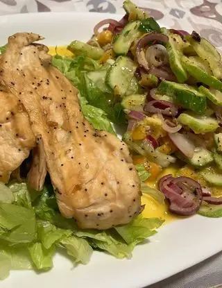 Ricetta Fettine di pollo grigliate con insalata esotica di SM