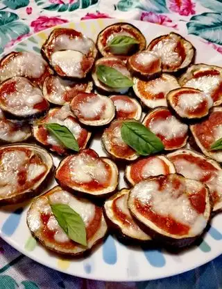 Ricetta Pizzette di melanzane 🍆🍆 di elena9209