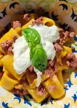 Ricetta Mezzi Paccheri, Crema di Zucca, Salsiccia e Stracciatella