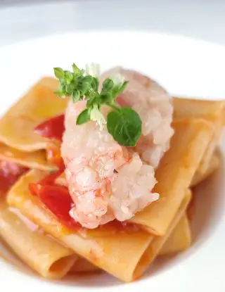 Ricetta PACCHERI CON TARTARE DI GAMBERO VIOLA  di FraiFornelli