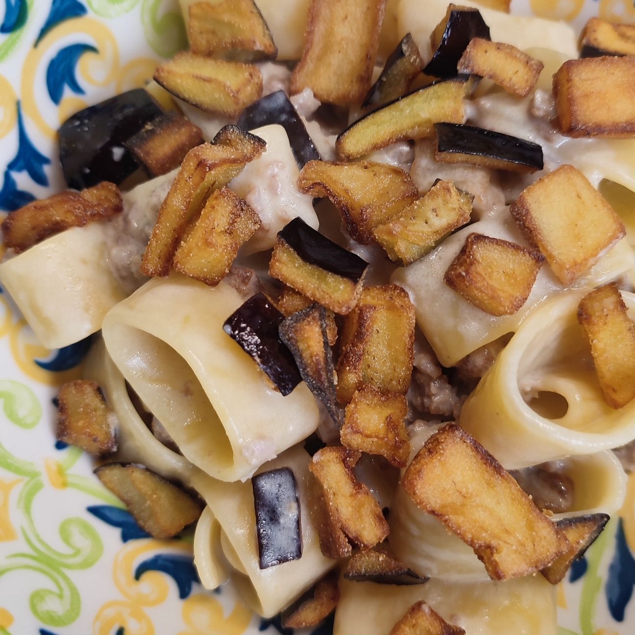 CALAMARATA SALSICCIA, ROBIOL E MELANZANE