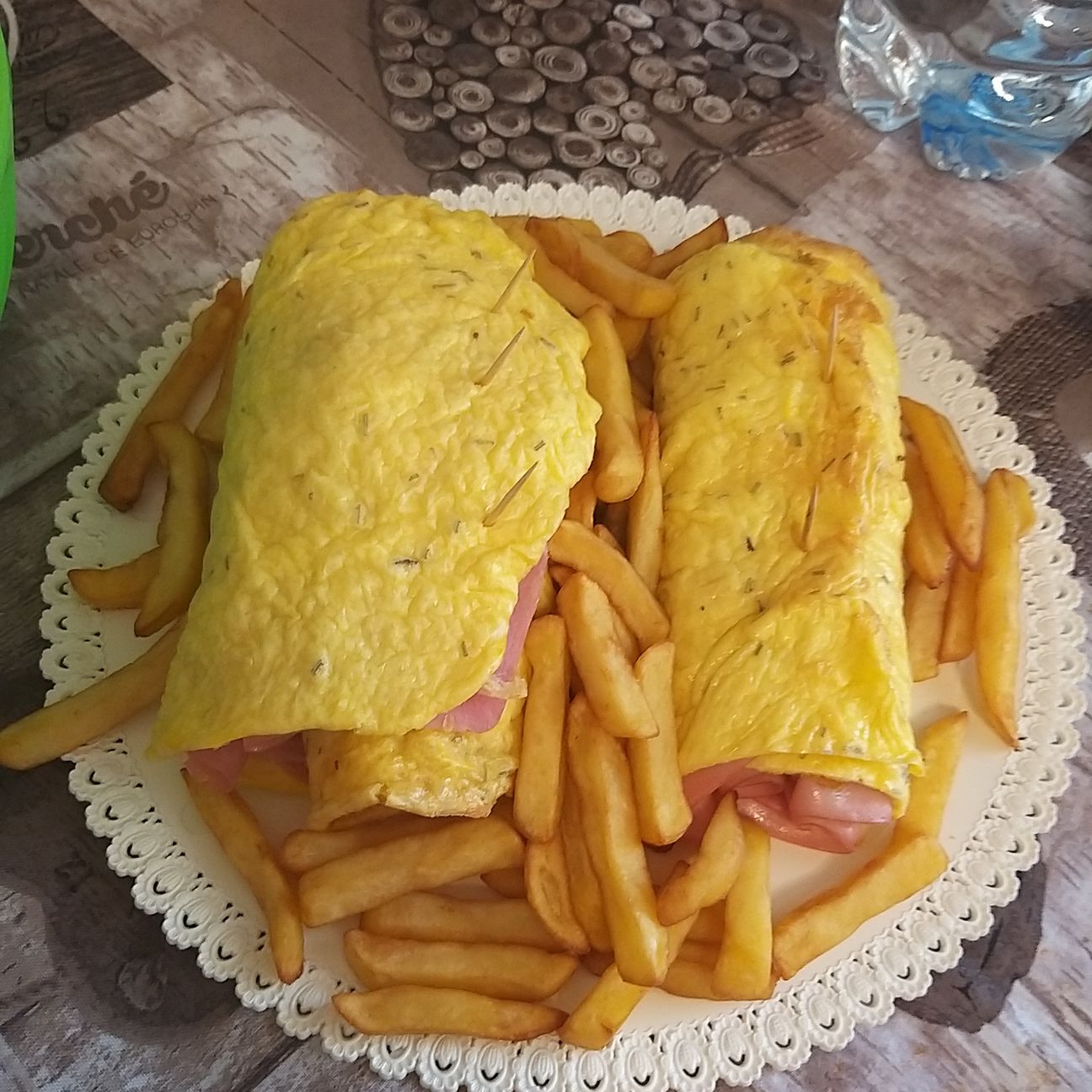 Rotolo di frittata ripieno