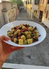 Ricetta Gnocchetti al pesto con melanzane e pancetta