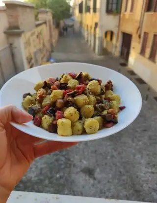 Ricetta Gnocchetti al pesto con melanzane e pancetta di ileniagrossud
