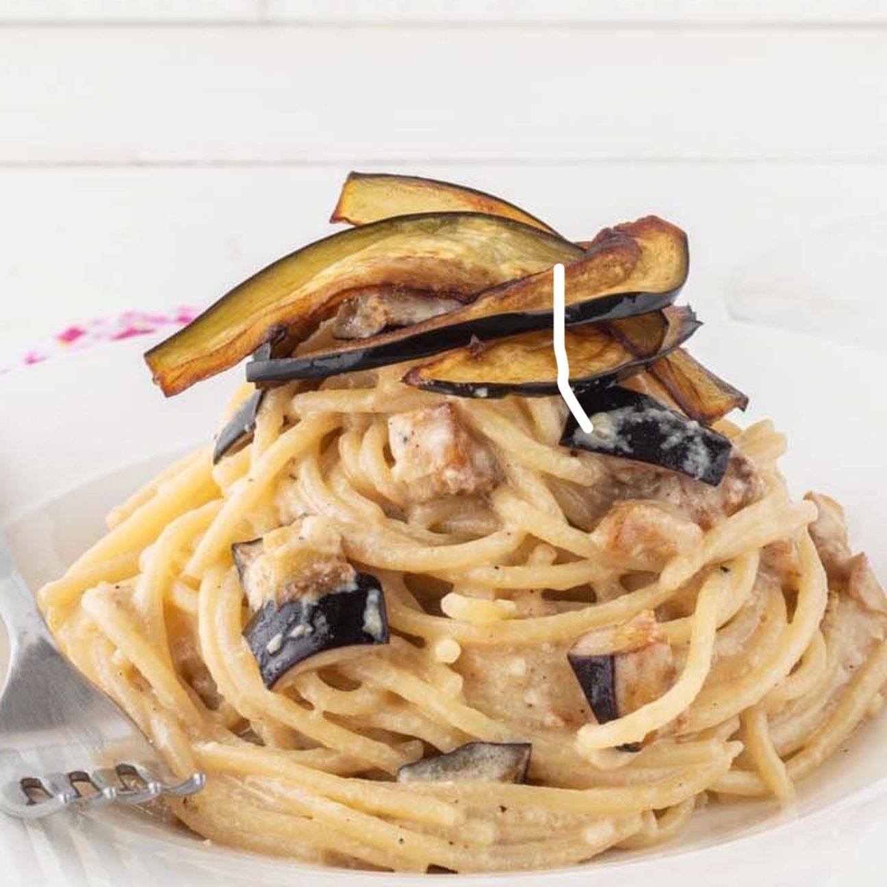 Spaghetti alla parmigiana con melanzane