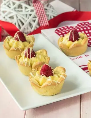 Ricetta FIORI DI FROLLA CON CREMA CIOCCOLATO di lemilleeunabontadifranci