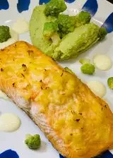 Ricetta Filetto di salmone croccante , maionese al limone e crema di broccolo romano