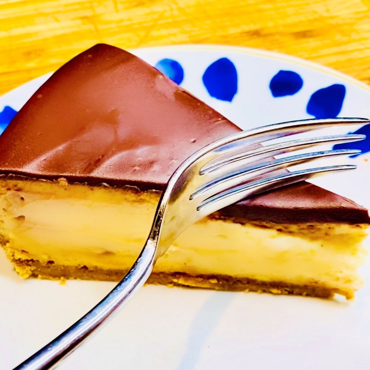Cheesecake al burro di arachidi e ganache al cioccolato