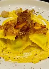 Ricetta Tortelli di lesso su crema di zabaione al parmigiano e chips di patata