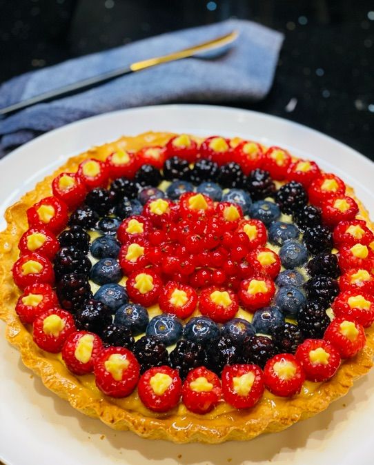 Crostata alla crema di vaniglia e frutti di bosco